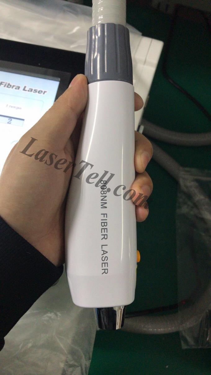 A fibra 808nm nova acoplou a máquina da remoção do cabelo do laser do diodo/laser do diodo